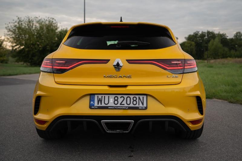 Wpływ stylu jazdy na spalanie Renault Megane