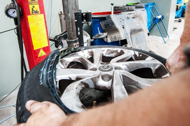 Narzędzia do wymiany opon