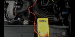 Gdzie znajduje się akumulator w Citroenie Xsarze Picasso? Praktyczny przewodnik