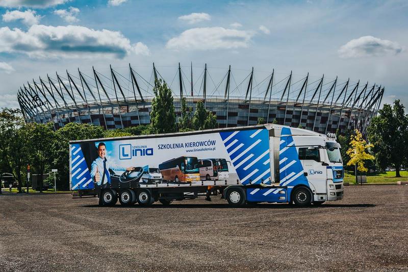 Jak długo trwa zdobycie prawa jazdy kategorii C+E? Sprawdź!