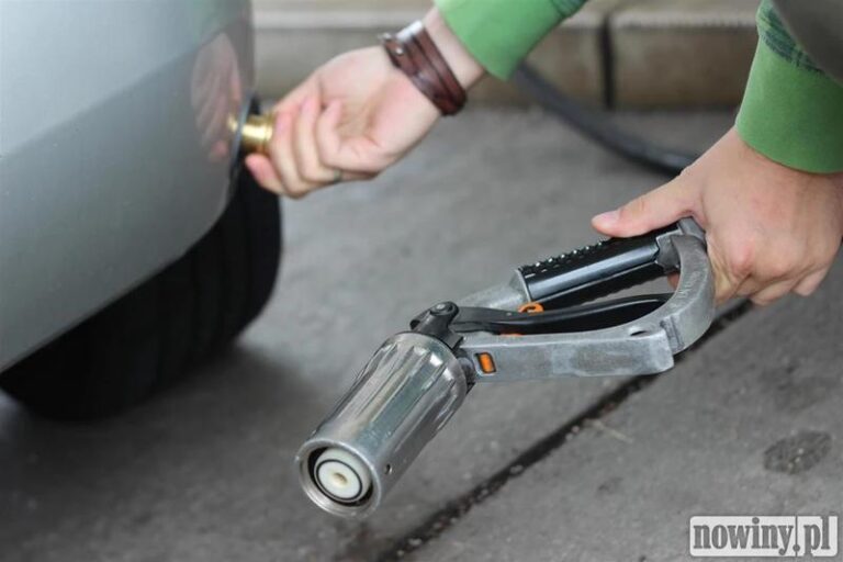 Zrozumienie, jak działa gaz w samochodzie: klucz do ekonomicznej jazdy