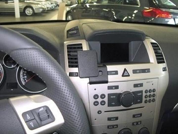 Wymiana filtra paliwa w Oplu Zafira B