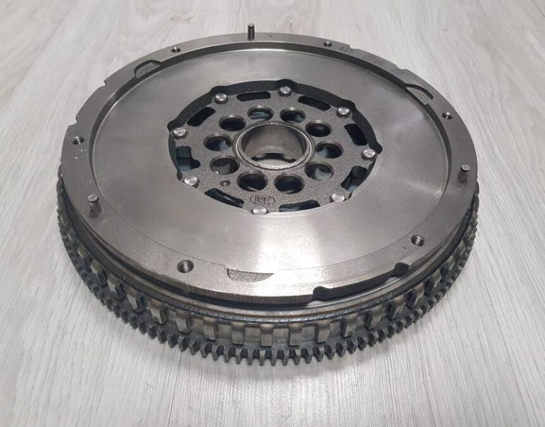 Czy w silnikach benzynowych znajdziemy koło dwumasowe? Odkrywamy prawdę!