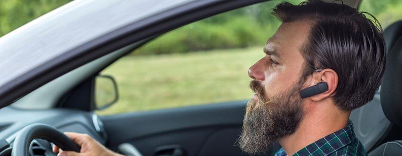 Zestaw głośnomówiący do samochodu