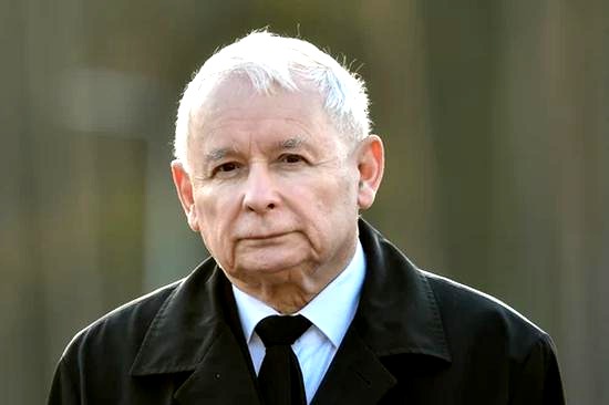 Czy Jarosław Kaczyński posiada prawo jazdy? Oto prawda, którą warto znać!