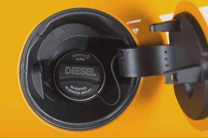 Jak rozpoznać, czy samochód to diesel czy benzyna? Sprawdź te kluczowe wskazówki