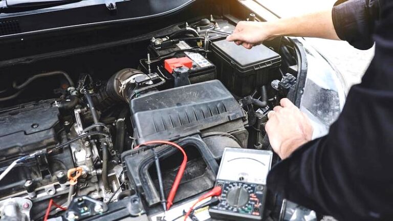 Jak skutecznie ładować akumulator w ciężarówce – praktyczne porady dla kierowców