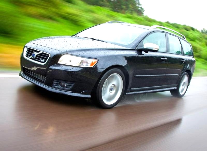 Volvo V50 diesel 1.6 czy 2.0 – który wybór będzie lepszy dla Ciebie?